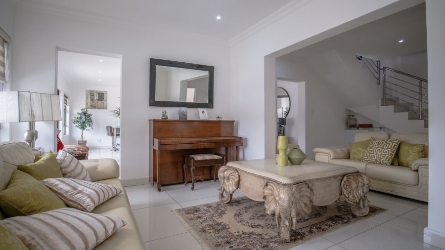 6 Bedroom Property for Sale in The Coves North West